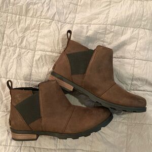 Women’s Sorel emelie boots size 10